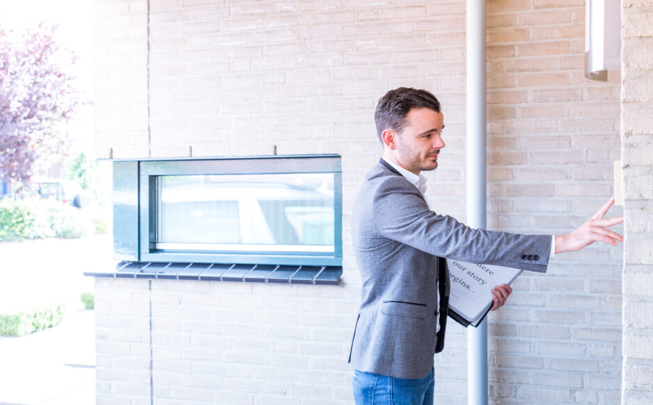 Damen: Onze makelaars staan voor u klaar. Kopen, Verkopen, Hypotheken, Taxaties, Nieuwbouw, Verhuur, Uitponden, Waardebepaling, Projectontwikkeling