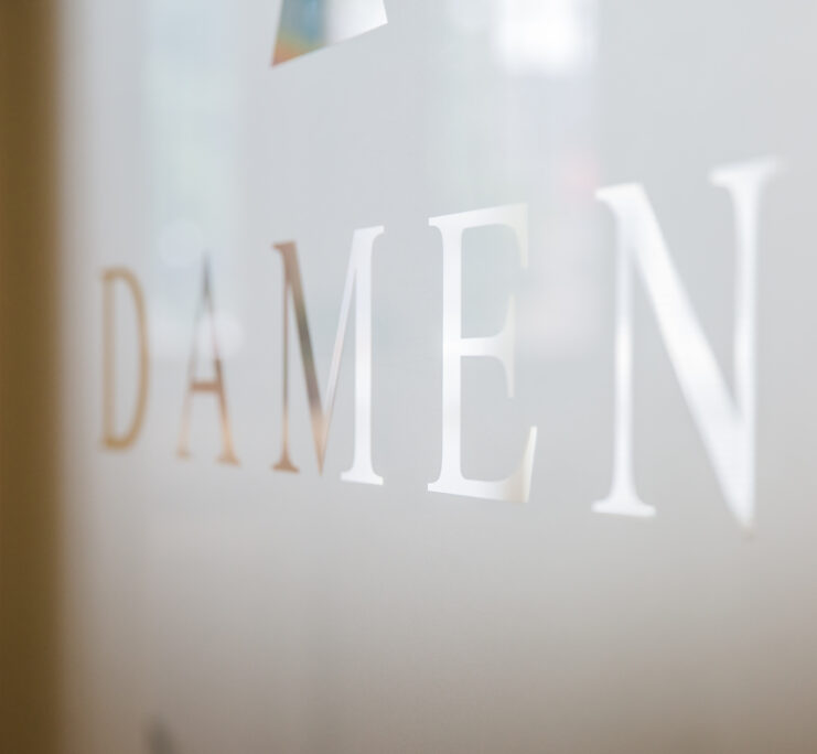 Damen: Onze makelaars staan voor u klaar. Kopen, Verkopen, Hypotheken, Taxaties, Nieuwbouw, Verhuur, Uitponden, Waardebepaling, Projectontwikkeling | Neem contact met ons op